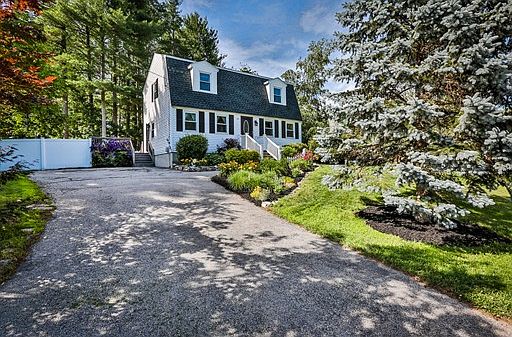 1st image of 25 Melissa Dr