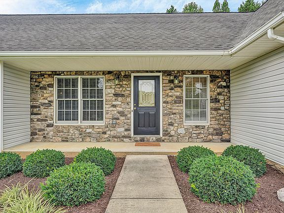 5th image of 775 Brookfield Ln