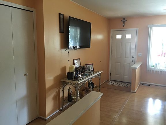 2nd image of 3412 Cleveland Dr