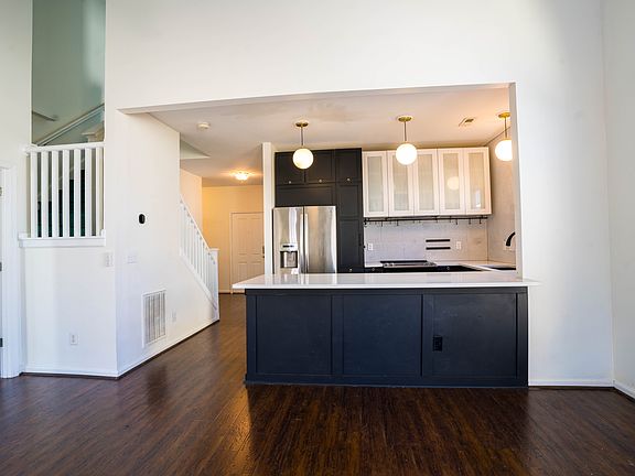 Kitchen & Living