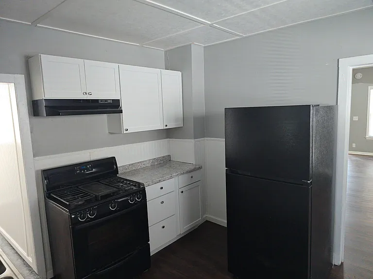 441 E Hudson St — Photo 3
