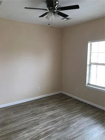 1255 Primrose Dr — Photo 8
