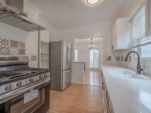 3rd image of 5323 Loma Linda Ave #4
