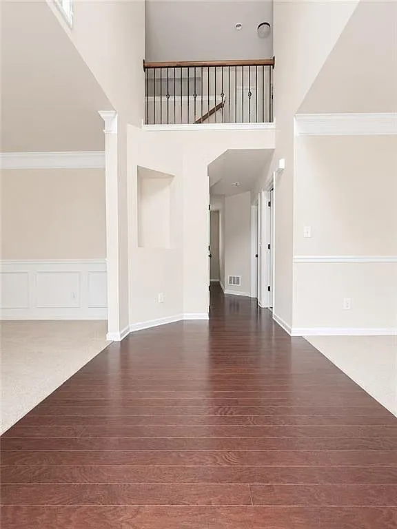 5 bed, 3.0 bath, 2847 sqft, $2,550 — Photo 2