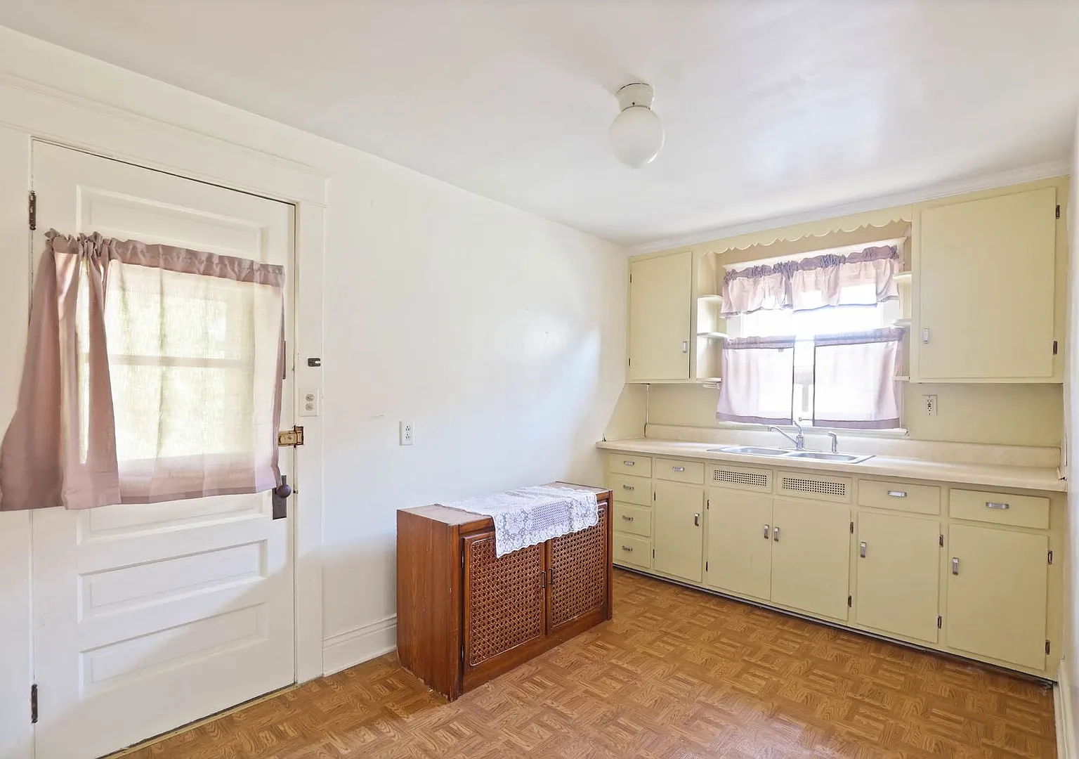 707 N Porter St. — Photo 2