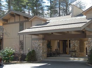 93 Highlands Manor Ct, Highlands, NC 28741