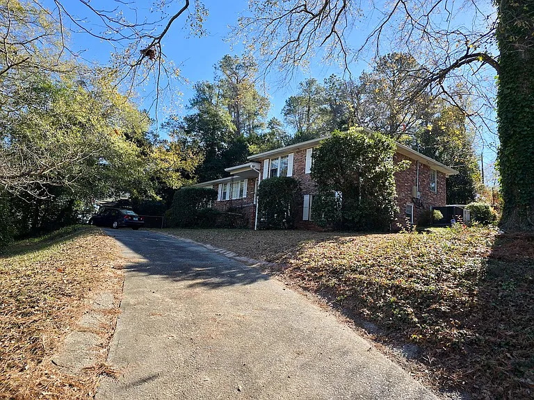 1657 Upland Dr — Photo 14