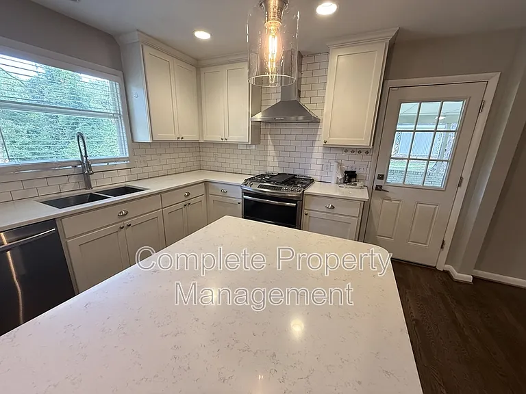 3153 Woodhaven Dr — Photo 30