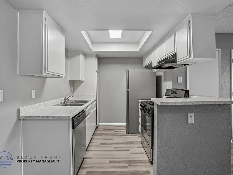 Rollingwood Apartments — Photo 50