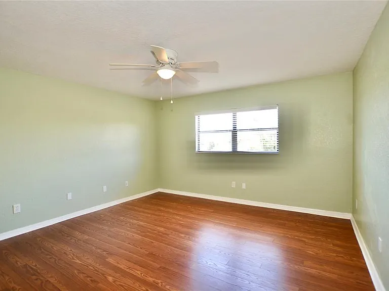 6150 Gulfport Blvd S — Photo 32