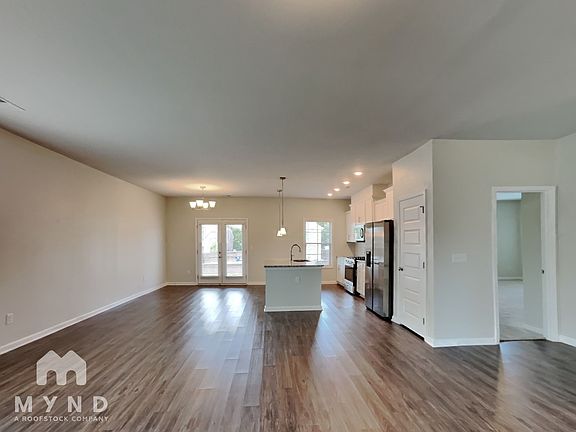 3rd image of 119 Rose Valley Dr