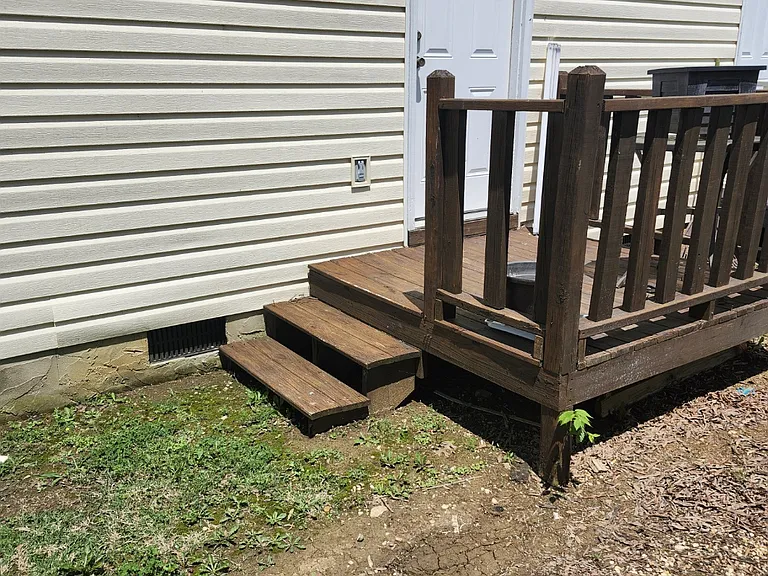 124 Williams St — Photo 2