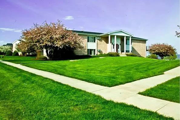 569 Dean Dr