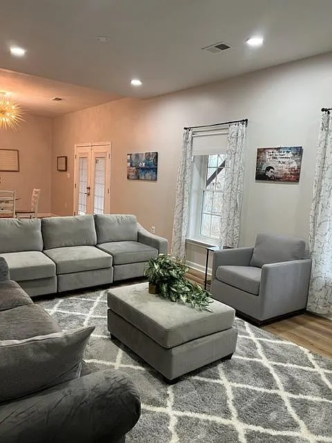 5936 Clames Dr — Photo 3