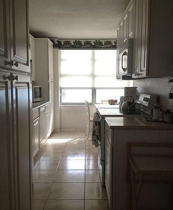 5th image of 4280 Galt Ocean Dr APT 7A