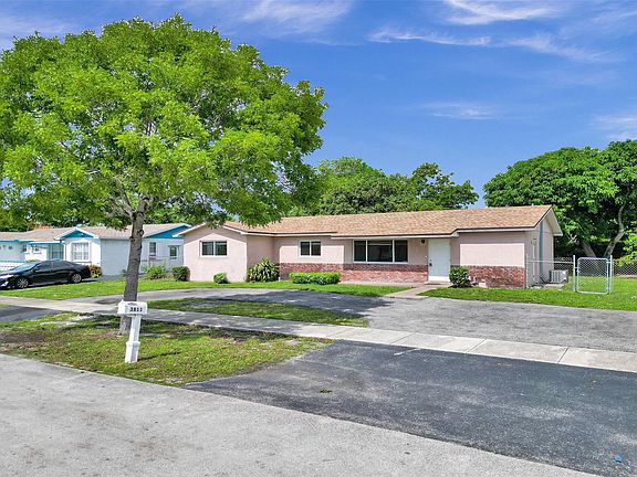 2nd image of 3811 NE 5th Avenue
