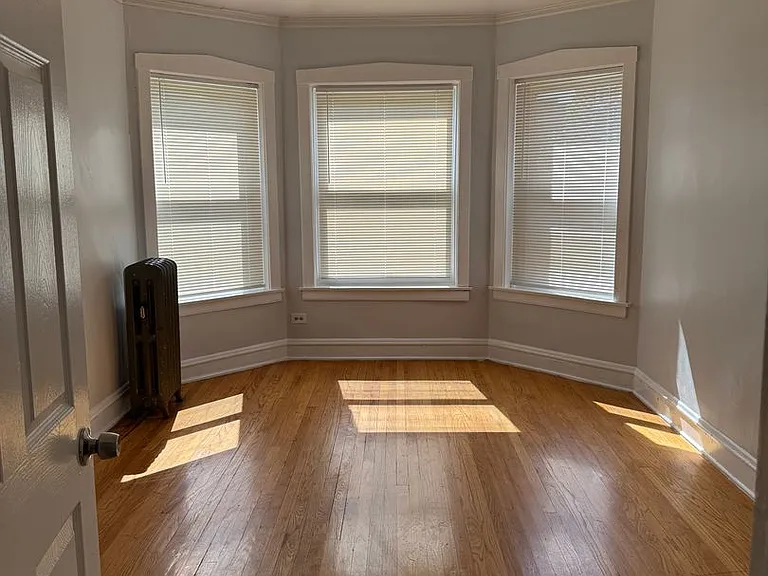 SPACIOUS 2 BEDROOM APARTMENTS AVAILABLE — Photo 30