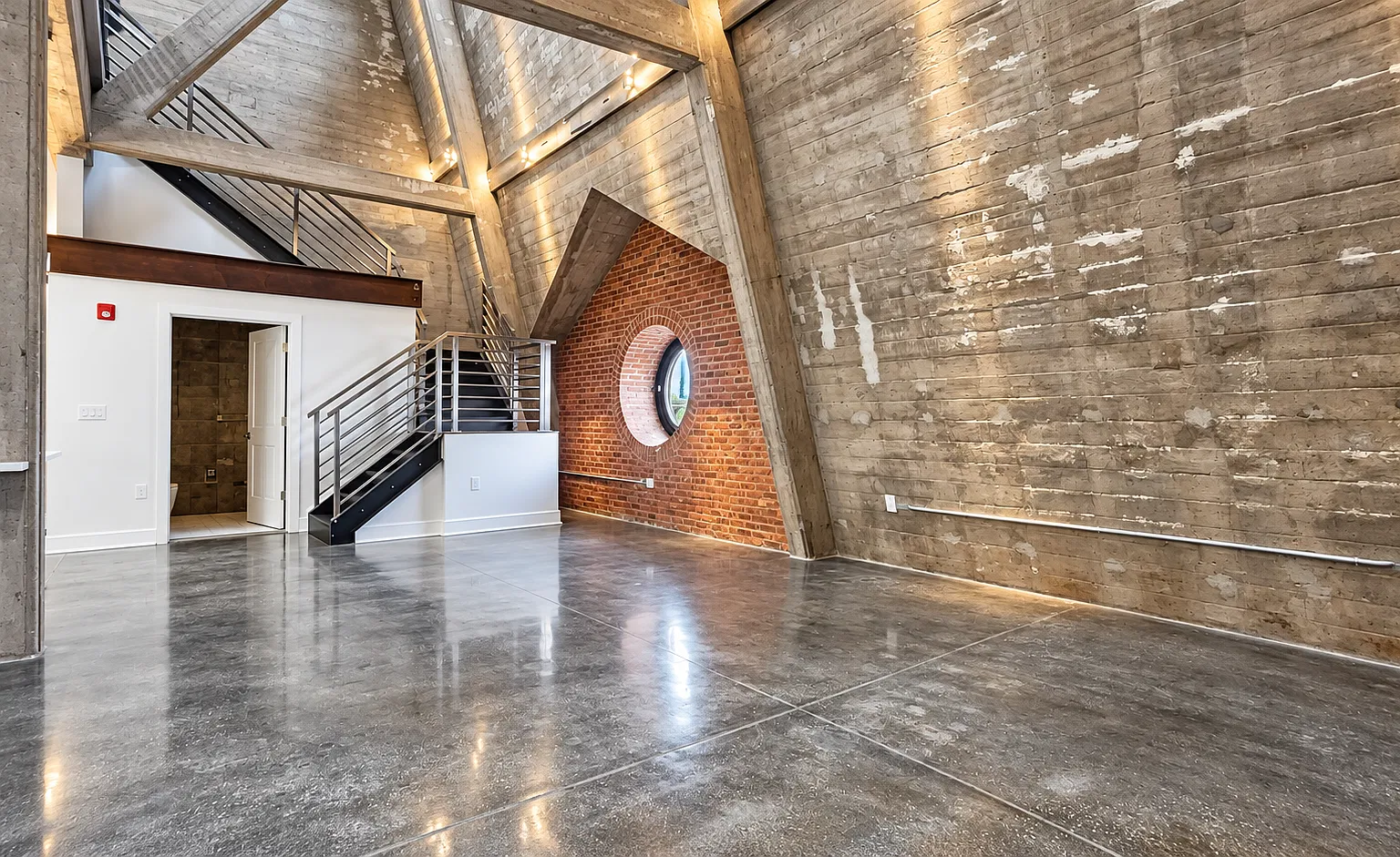 2 bed, $4,200 — Photo 2