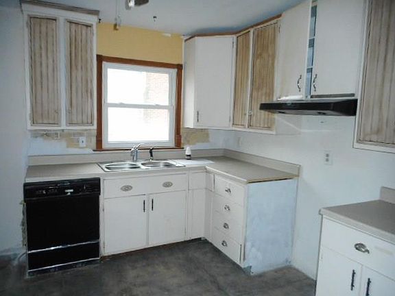 5th image of 1101 Cross Gate Dr