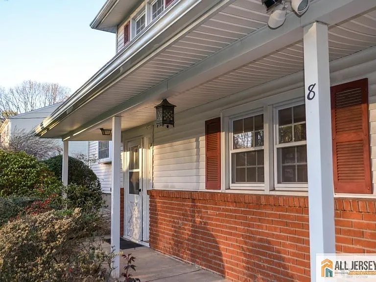 8 Sherwood Rd — Photo 13