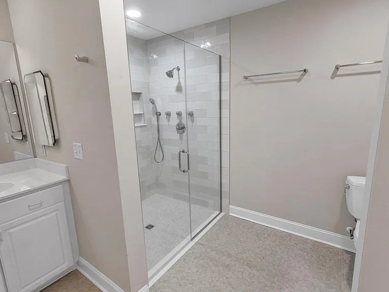 1225 Winston St — Photo 33