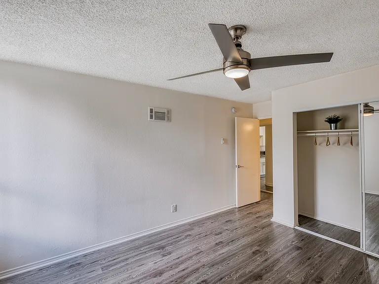 526 Ardmore — Photo 18