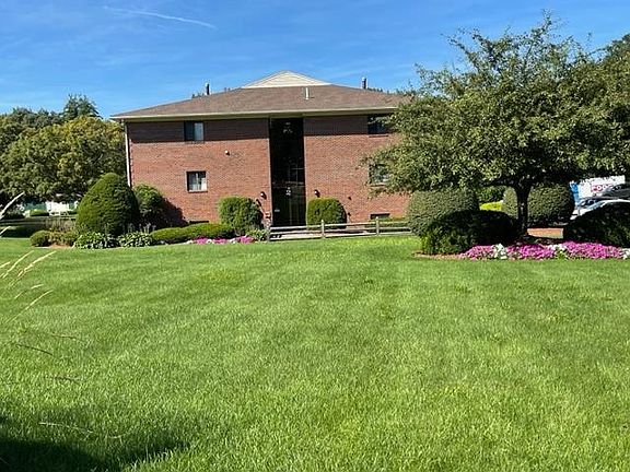 2nd image of 222 Abbott Farm Road