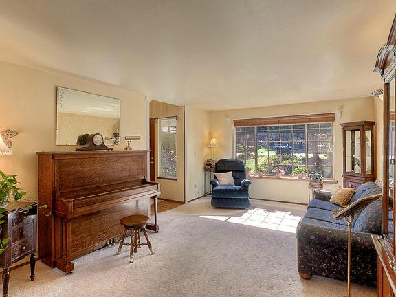 4th image of 17414 95th Avenue Ct E