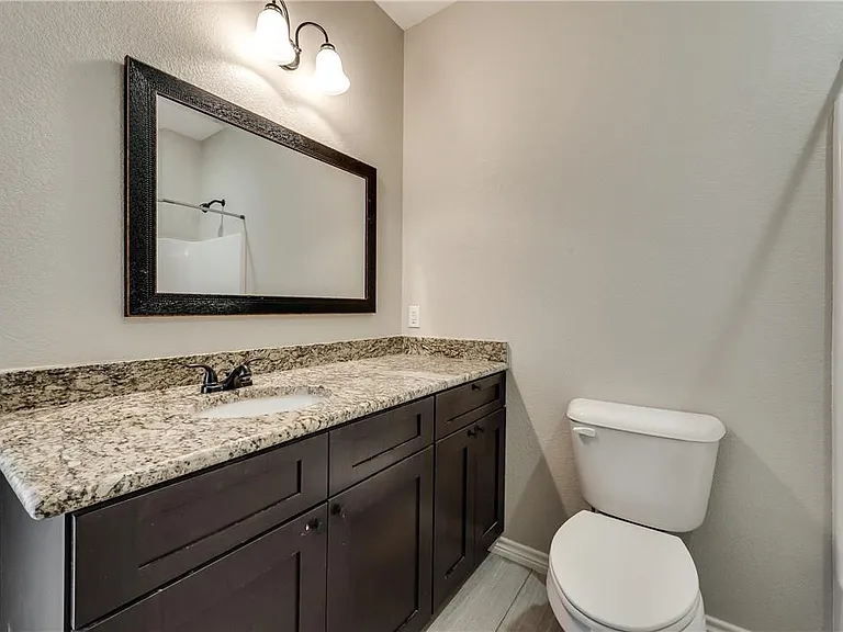 6037 Jennings St — Photo 15