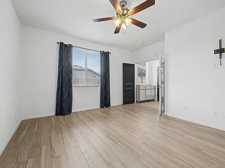 12431 W State Ave — Photo 33