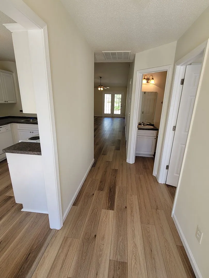 Northeast Arcadia Lakes — Photo 3