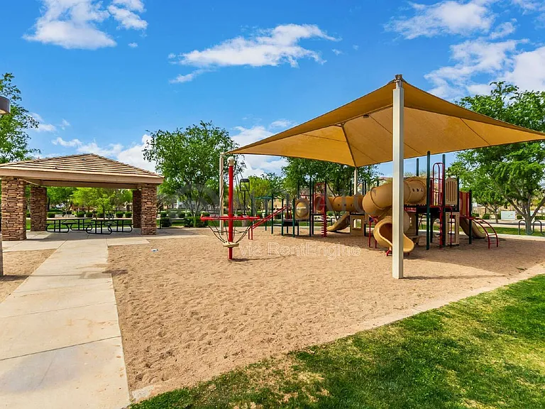 1384 S Sabino Dr — Photo 46