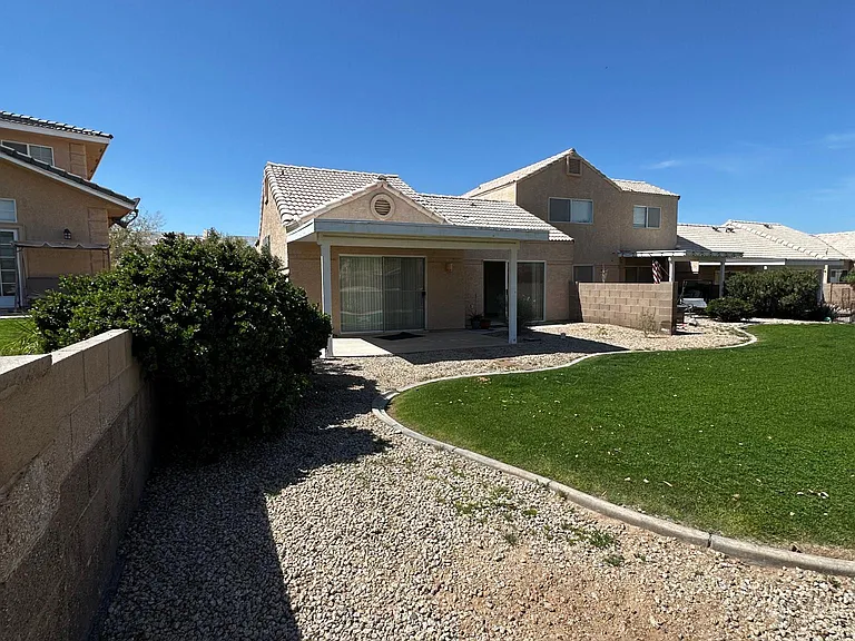 10457 S Avenida La Primera — Photo 14