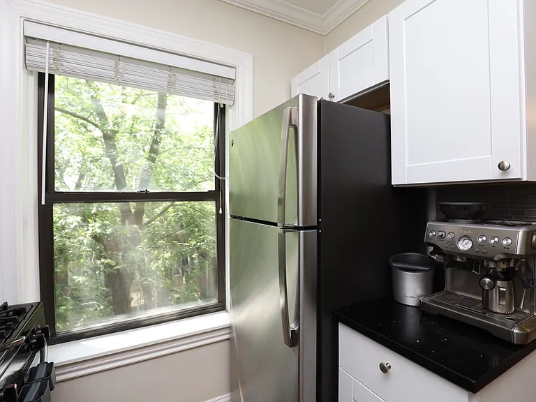 2535 N Seminary Ave #4 — Photo 4