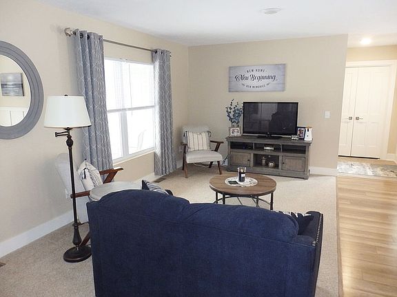 5th image of 2047 N Lakeshore Dr
