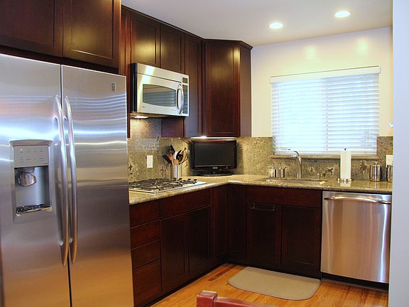 5th image of 3045 Westfield Ave
