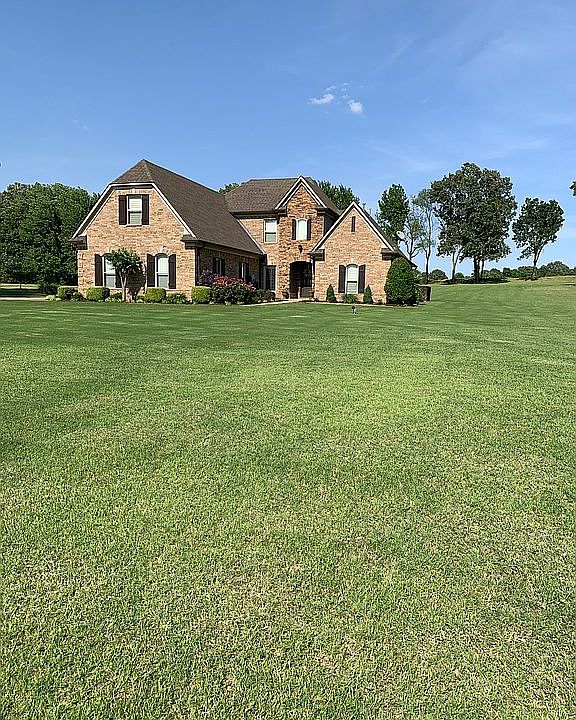 1st image of 114 Country Lake Dr