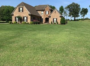 114 Country Lake Dr, Covington, TN 38019