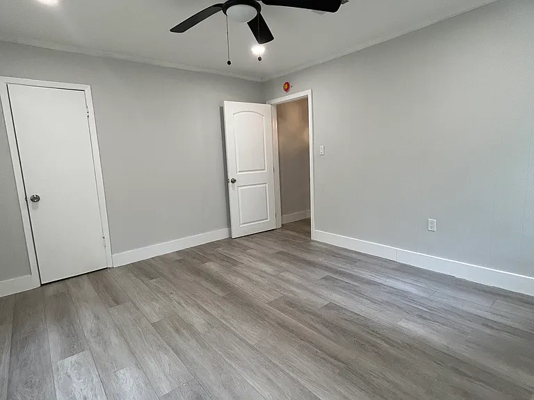 Belvedere Dr — Photo 13