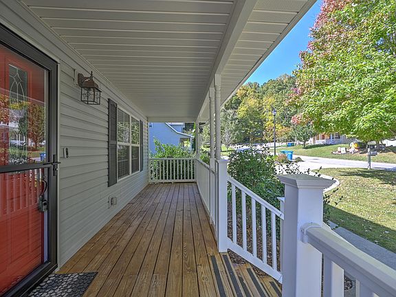 5th image of 11 Ridgeland Ln