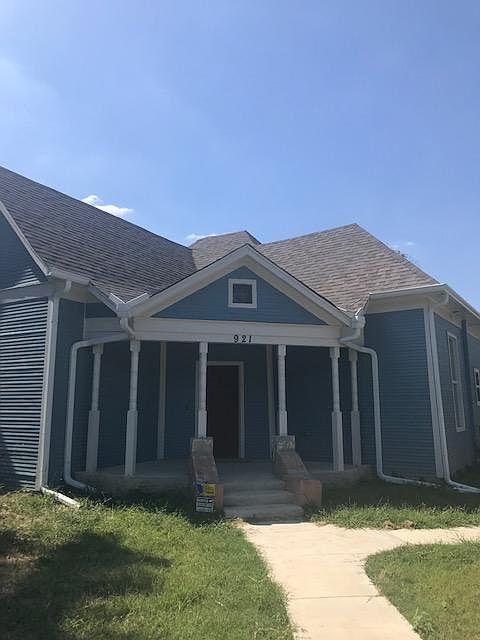 1st image of 921 E Terrell Ave
