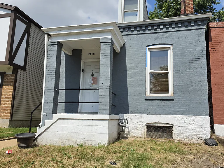 2913 California Ave — Photo 1