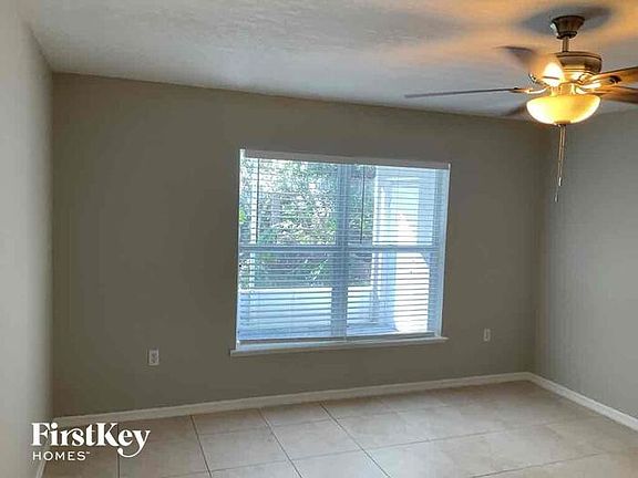 4th image of 2528 N Chamberlain Blvd