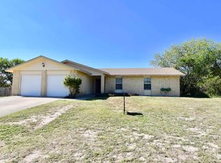 215 Warbonnet Trl, Del Rio, TX 78840