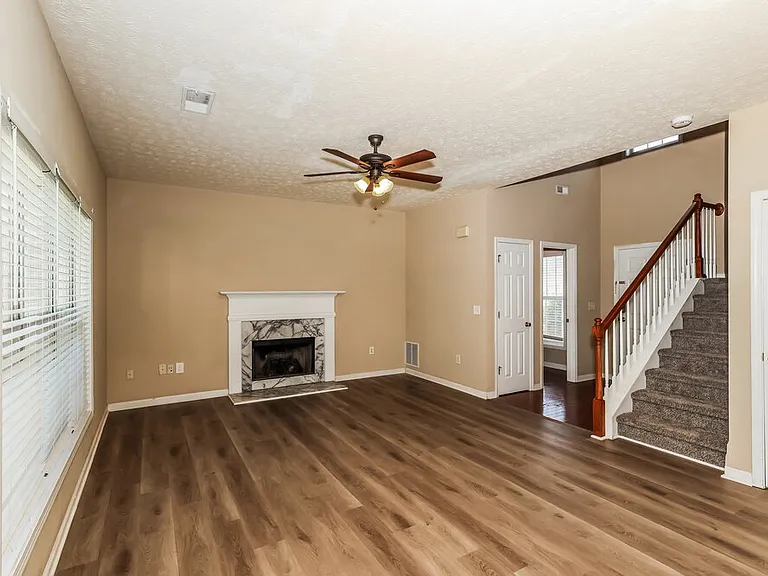 426 Baldwin Ct — Photo 4