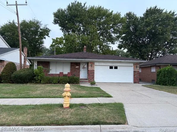 21751 Raven Ave, Eastpointe, MI 48021