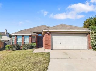 1300 Dawnridge Ct, Burleson, TX 76028
