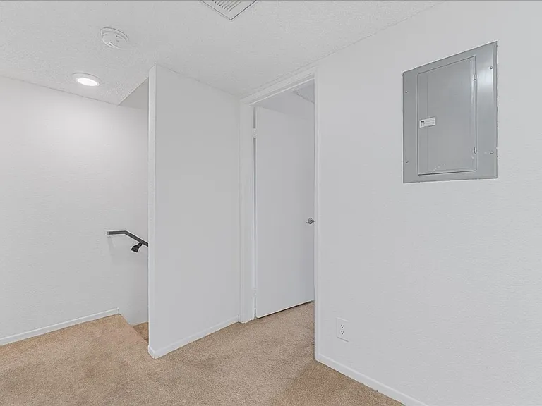 144 N Michigan Ave #6 — Photo 10