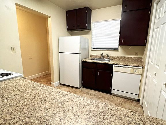 5th image of 4777 Leah Ln