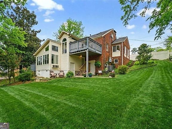 3rd image of 601 Ridgewood Ave